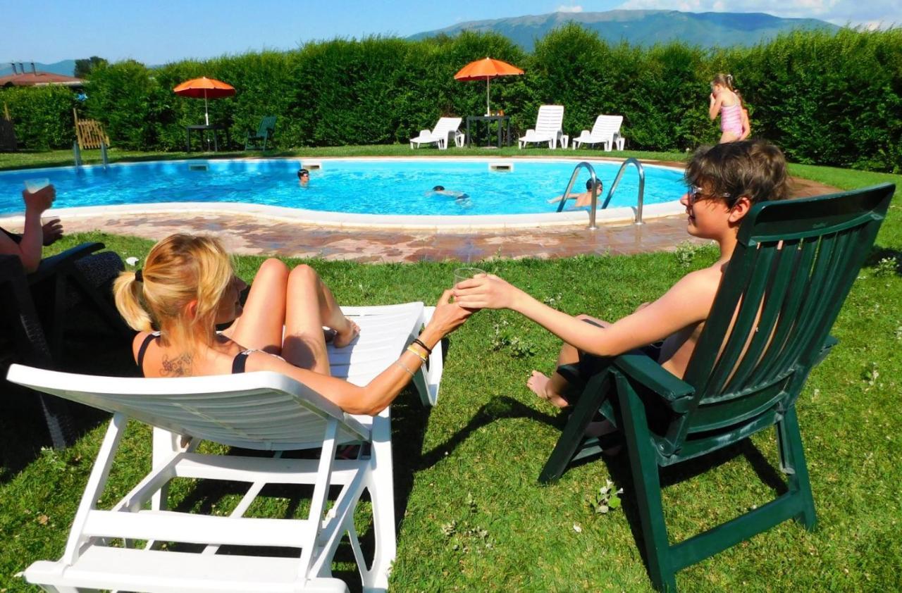Hotel Villaggio Le Stelline Montefalco Exterior photo