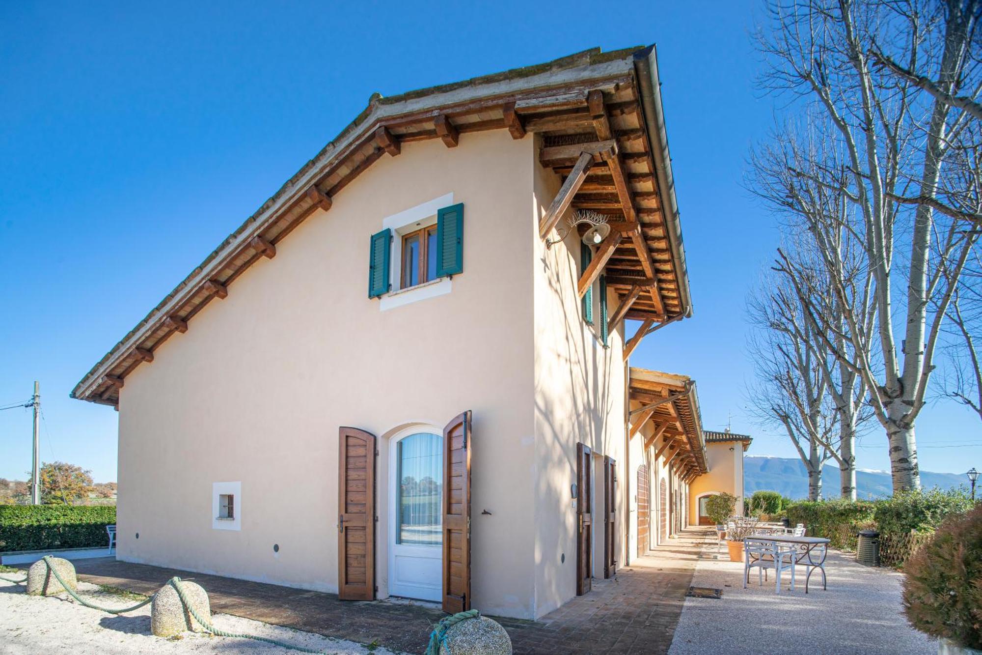 Hotel Villaggio Le Stelline Montefalco Exterior photo