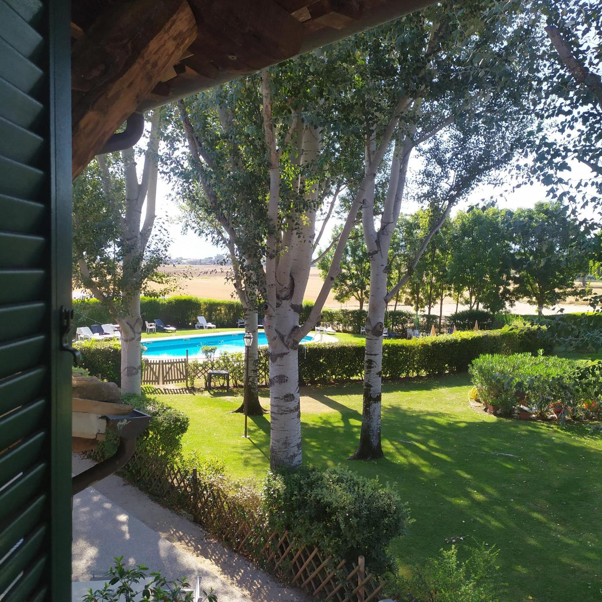 Hotel Villaggio Le Stelline Montefalco Exterior photo